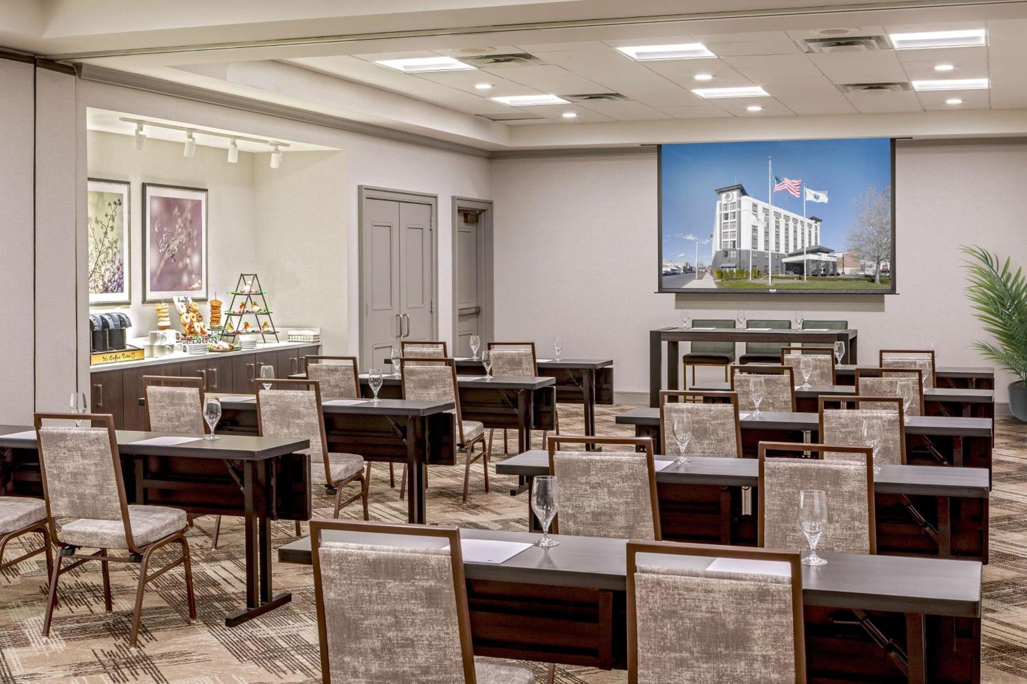 Doubletree By Hilton Boston Logan Airport Chelsea Hotel Kültér fotó